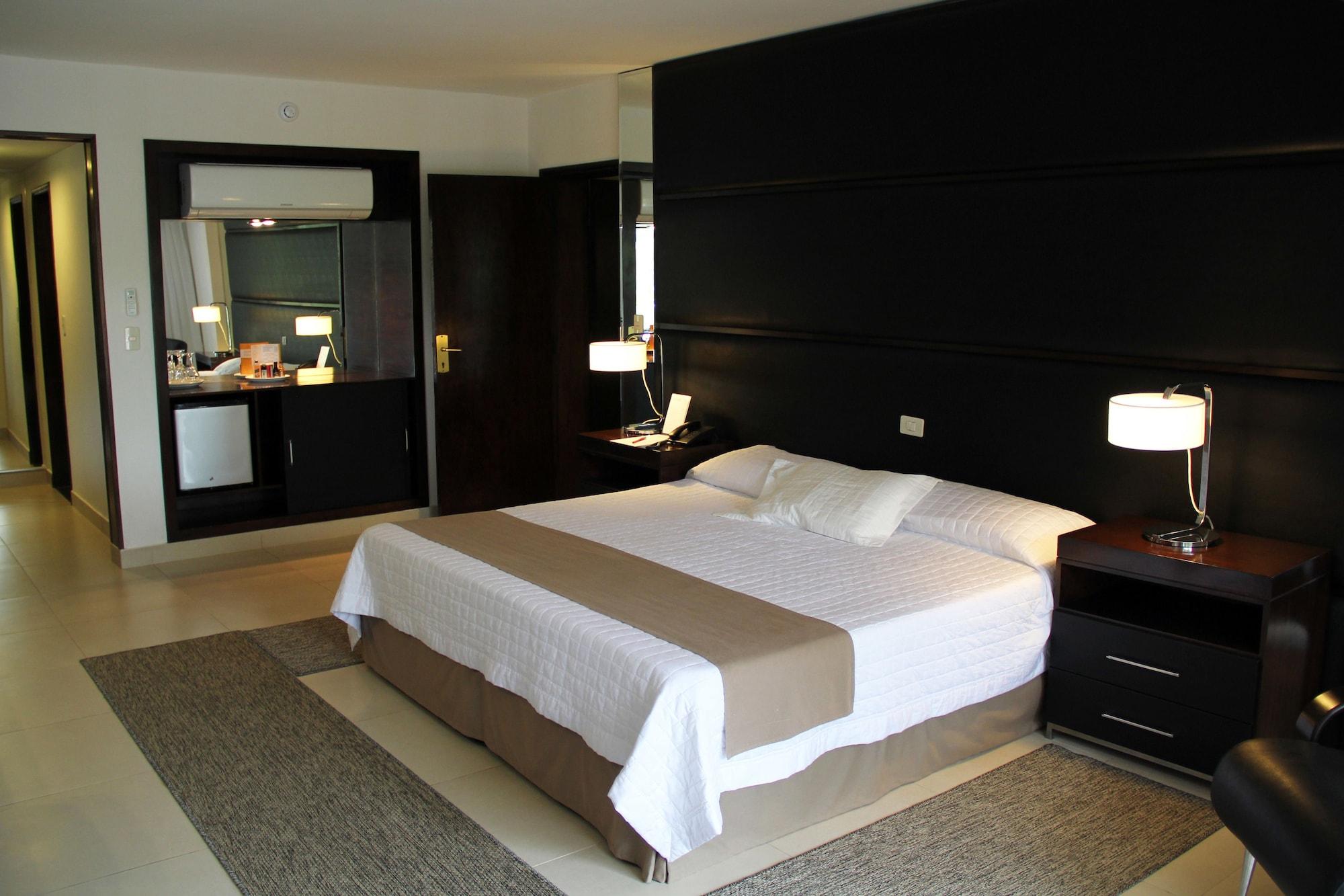Yacht & Golf Club Paraguayo, A Tribute Portfolio Resort Lambare Dış mekan fotoğraf
